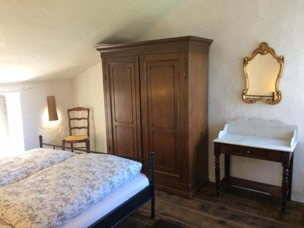 לינה וארוחת בוקר Pioggiola Casa Franceschi מראה חיצוני תמונה